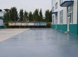 安阳彩色路面喷涂翻新的材料对冬季